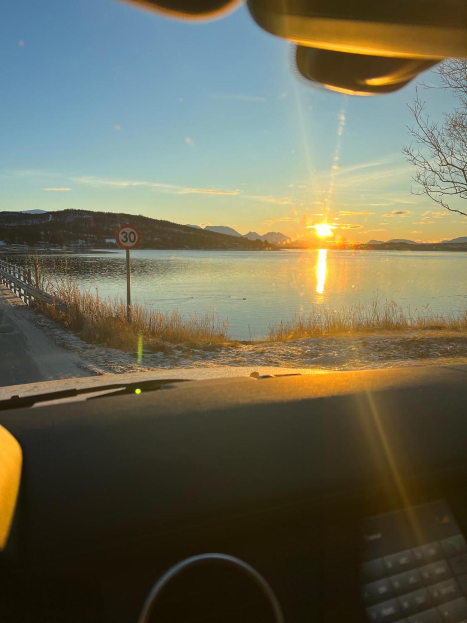 Hakoyveien 151, Tromso Hotel Bagian luar foto